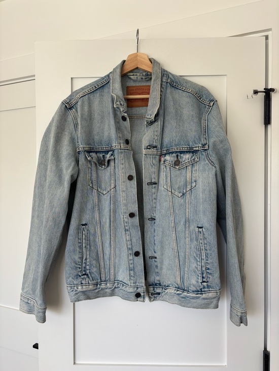 Levi's Other - Levi's Light Wash Denim Trucker Jacket - Men's